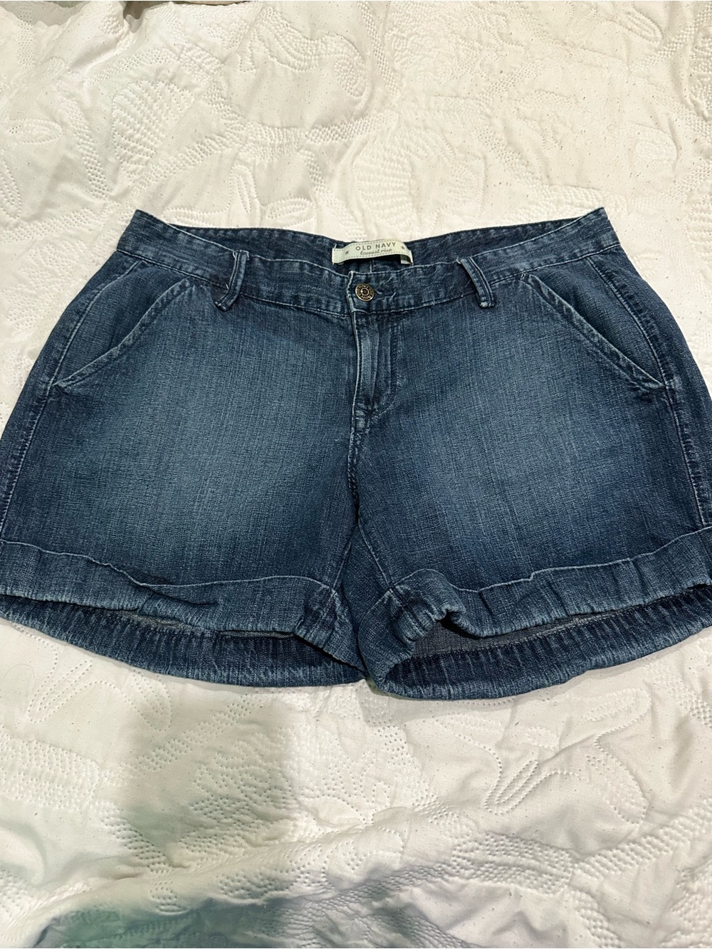 Old Navy Indigo Denim Rolled-Hem Women's Shorts